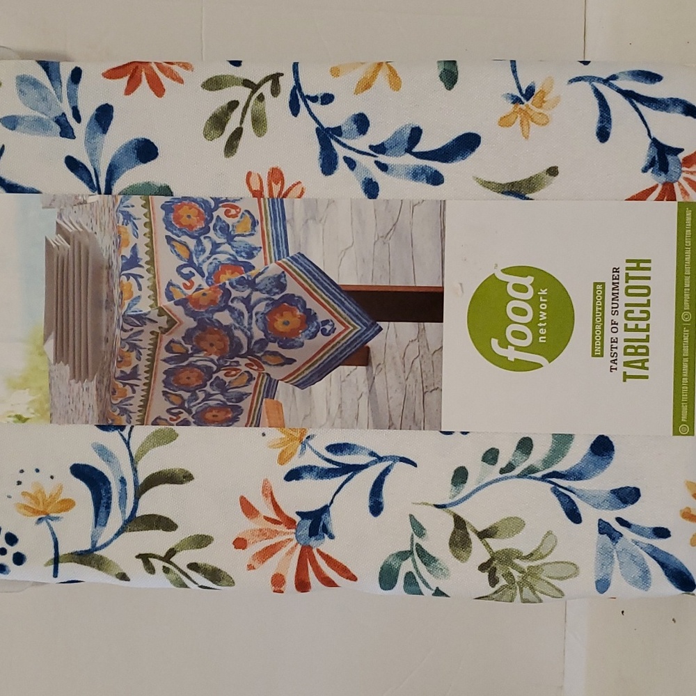 Food Network "A Taste Of Summer" Blue Print 70" Round Tablecloth